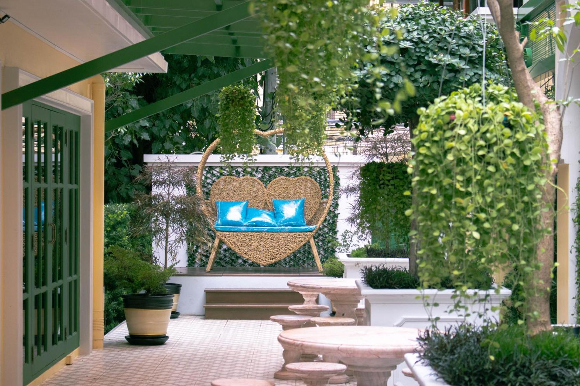 Siri Grand Bangkok Hotel Exterior foto